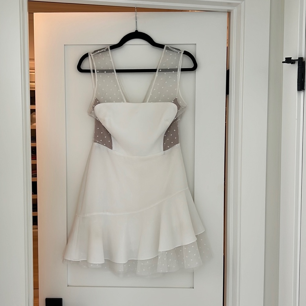 White BCBG Size 6 party dress. Worn once.